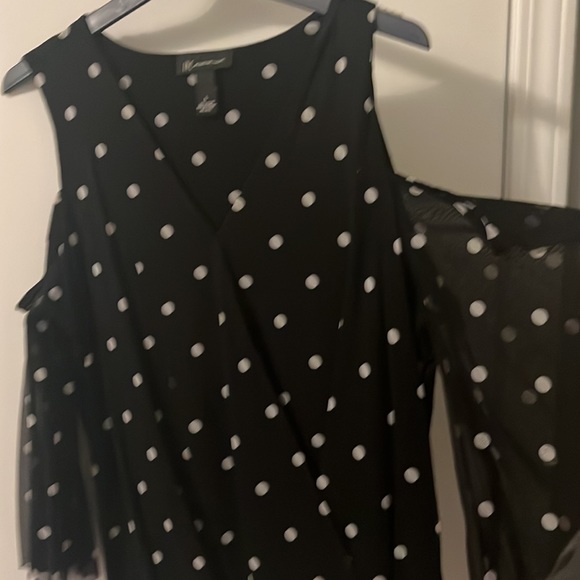 Cold shoulder faux wrap top - Picture 4 of 4